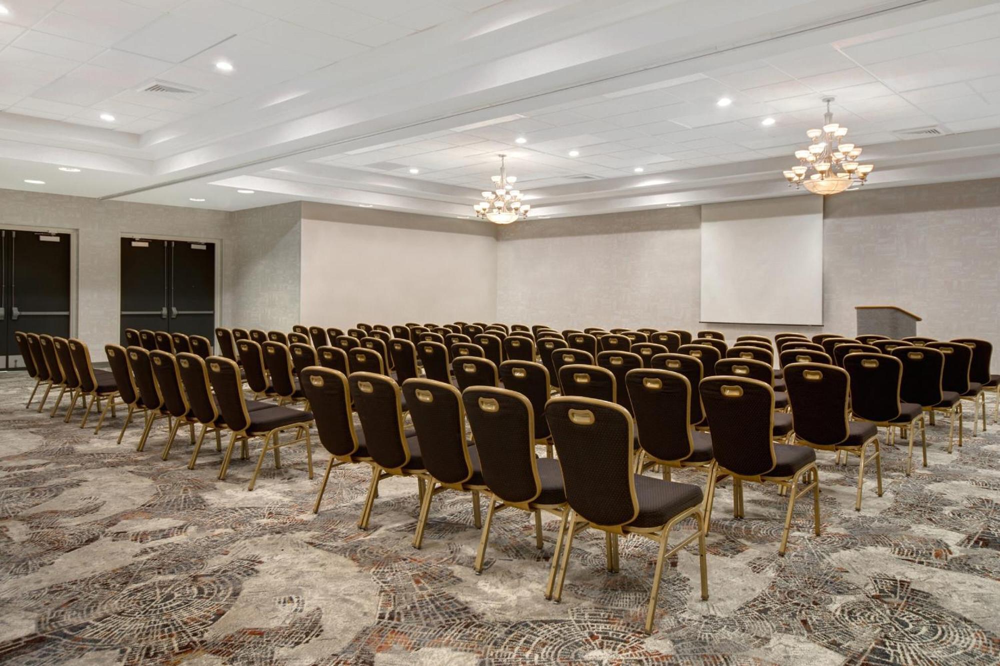 Crowne Plaza By Ihg