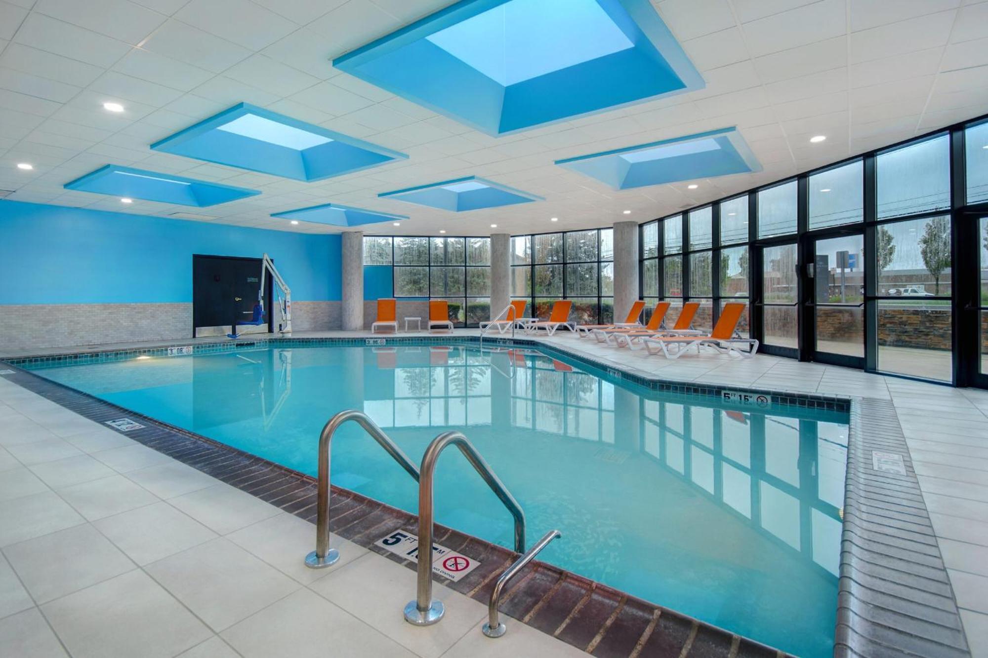 Crowne Plaza By Ihg Hotel