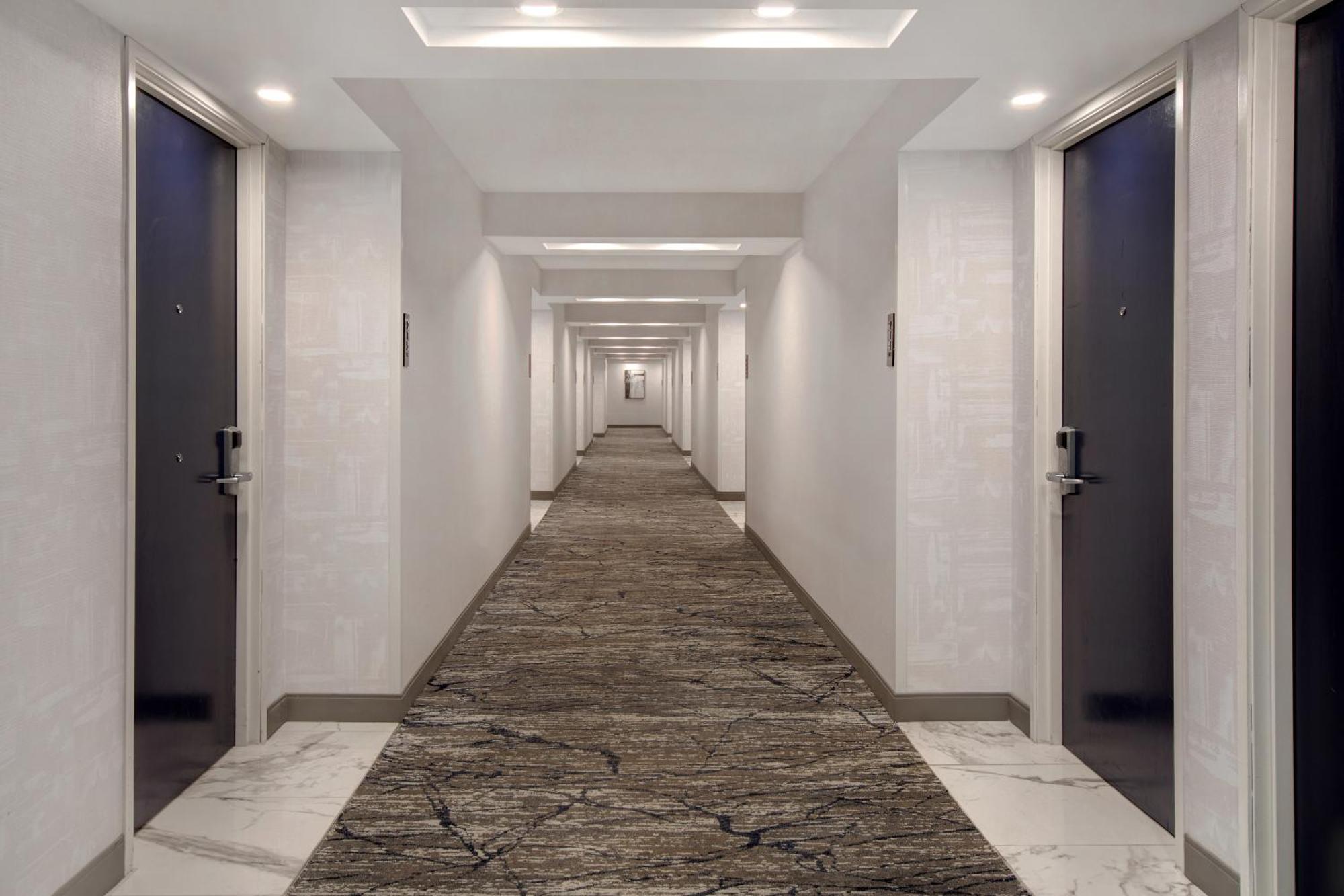 Crowne Plaza By Ihg Hotel 4*