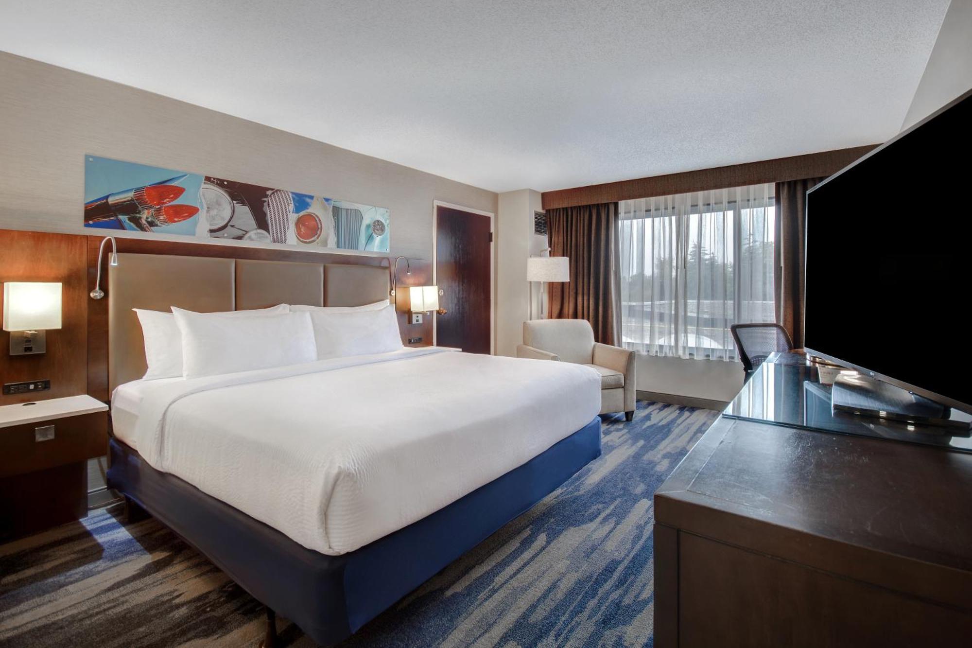 Crowne Plaza By Ihg