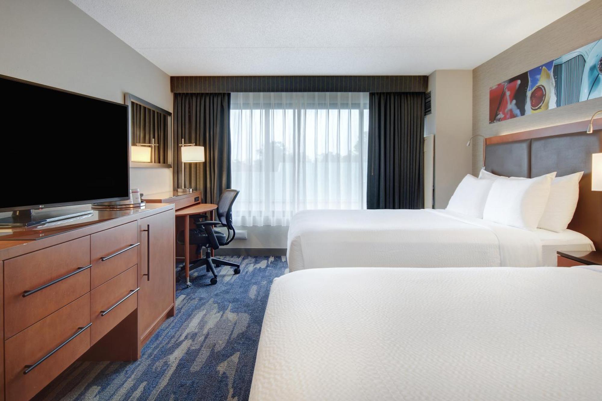 Crowne Plaza By Ihg Hotel 4*