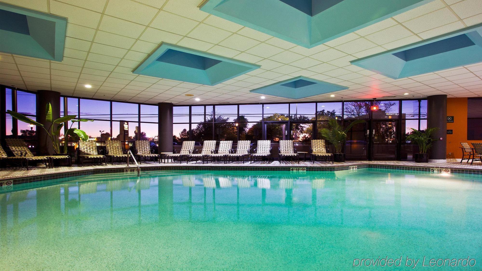 Crowne Plaza By Ihg Hotel 4*