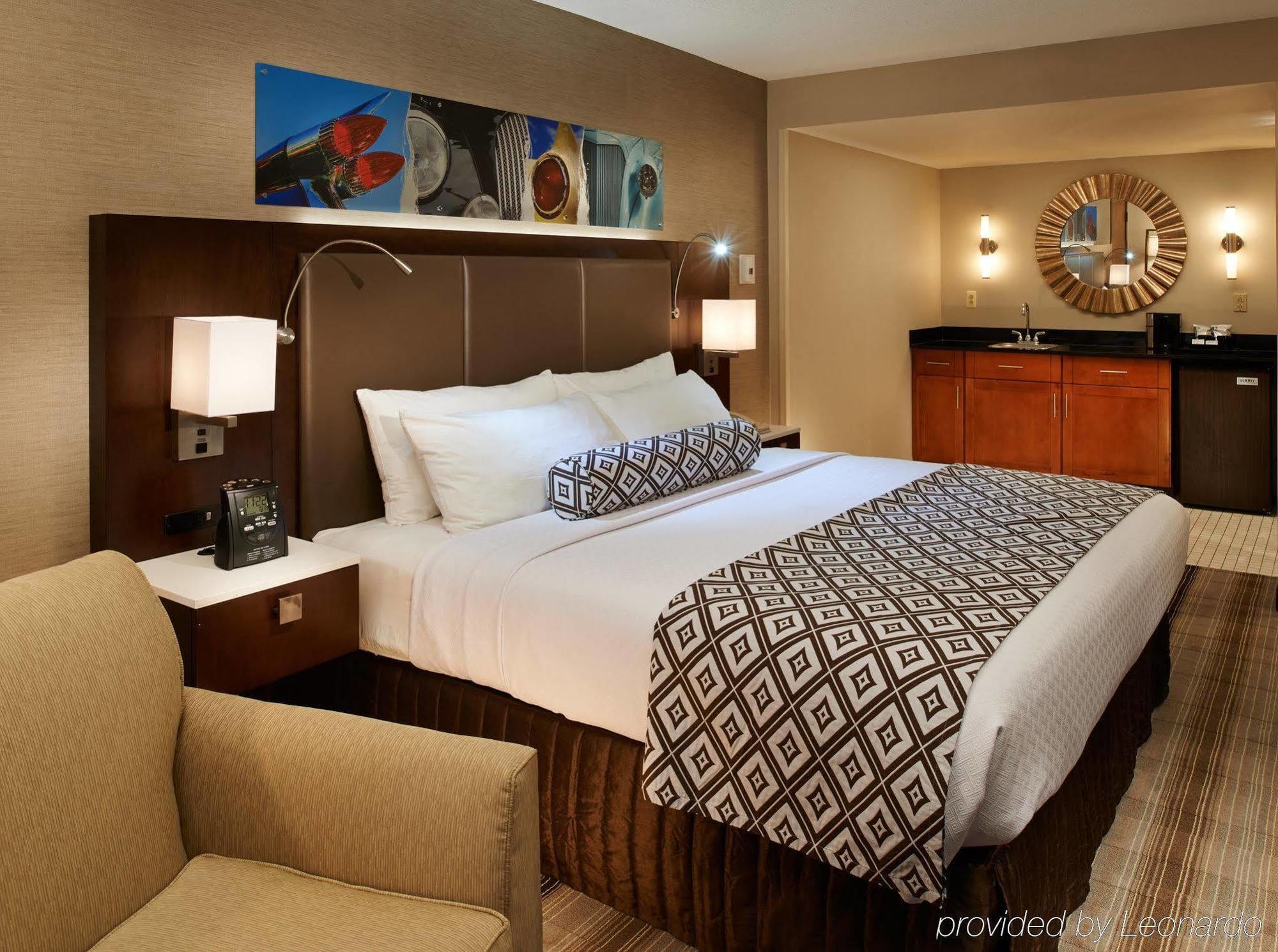 Hotel Crowne Plaza By Ihg 4*